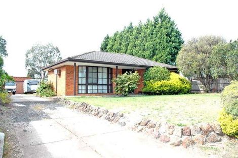 4 Marylyn Pl, Cranbourne, VIC 3977