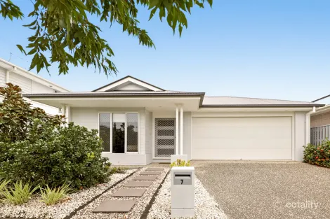 7 Sunrise St, Newport, QLD 4020