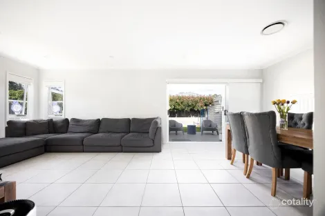Property photo of 10 Orchard Avenue Cobbitty NSW 2570