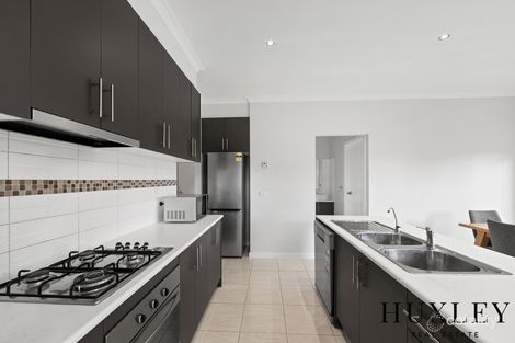Property photo of 4/1 Dargi Green Caroline Springs VIC 3023