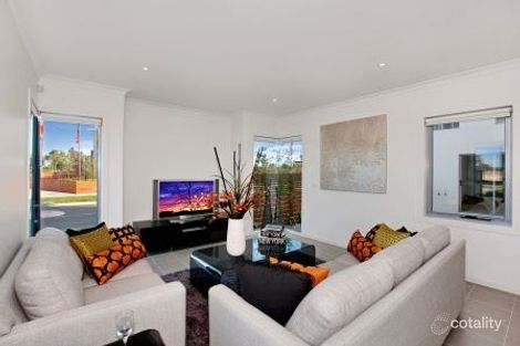 Property photo of 27 Champions Parade Wollert VIC 3750