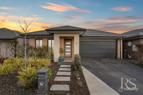 9 SATELLITE DR, WERRIBEE, VIC 3030