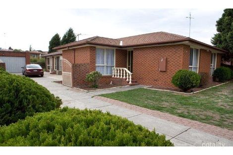 Property photo of 23 Gleneagles Drive Endeavour Hills VIC 3802