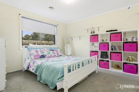 Property photo of 5 Pinecone Court Werribee VIC 3030