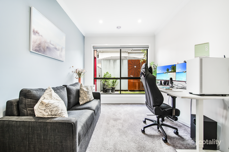 Property photo of 8 Lauradan Avenue Berwick VIC 3806