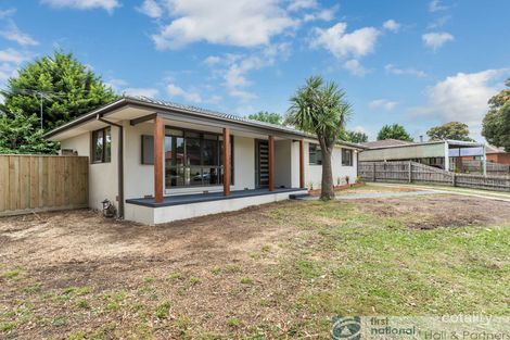 Property photo of 11 Heathmere Crescent Endeavour Hills VIC 3802