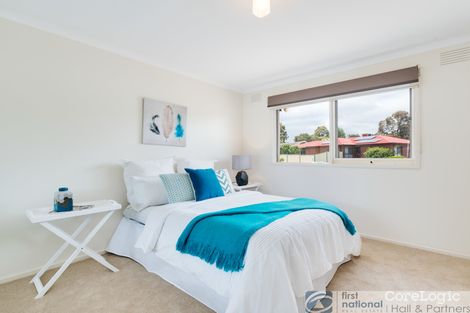 Property photo of 11 Heathmere Crescent Endeavour Hills VIC 3802