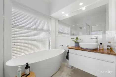 Property photo of 19 Messina View Secret Harbour WA 6173