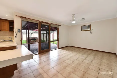 Property photo of 5 Gillingham Crescent Craigieburn VIC 3064