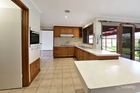 Property photo of 5 Gillingham Crescent Craigieburn VIC 3064