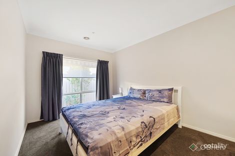 Property photo of 6 Oaklands Way Pakenham VIC 3810