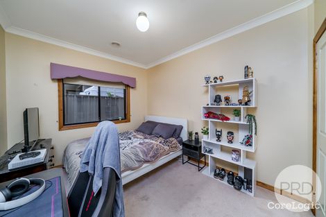 Property photo of 6 Dobell Place Lloyd NSW 2650