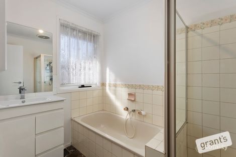 Property photo of 9 Willunga Court Berwick VIC 3806