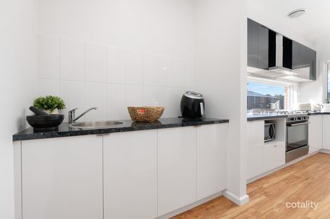 Property photo of 18 Eisenhauer Drive Thurgoona NSW 2640