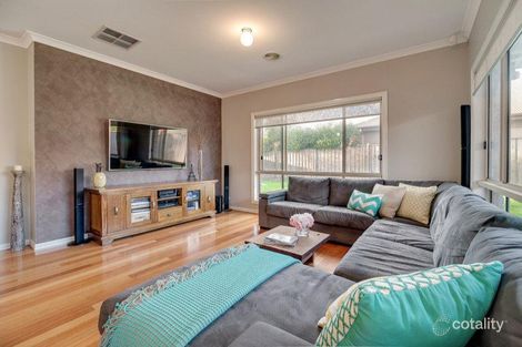 Property photo of 22 Mandalong Crescent Doreen VIC 3754