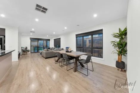 Property photo of 36 Ironside Street Donnybrook VIC 3064