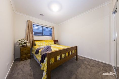 Property photo of 28 Stoneleigh Road Cranbourne North VIC 3977