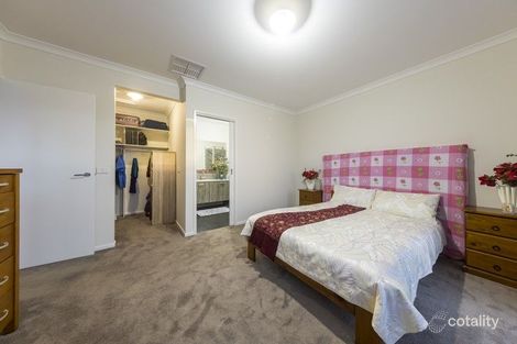 Property photo of 28 Stoneleigh Road Cranbourne North VIC 3977