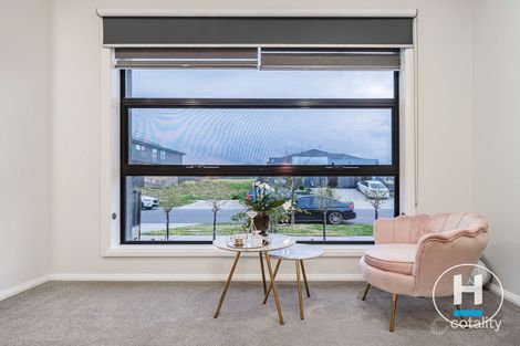 Property photo of 56 Everglade Crescent Roxburgh Park VIC 3064
