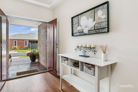 Property photo of 13 Parmentier Way Pakenham VIC 3810