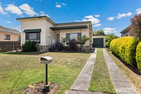 10 CHARLES ST, TRARALGON, VIC 3844