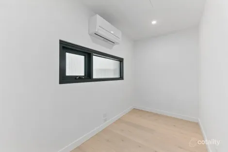 Property photo of 2/45 Kokaribb Road Carnegie VIC 3163