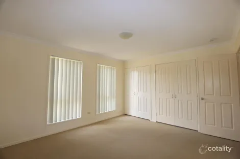 Property photo of 2 Kaitlyn Place Emerald QLD 4720