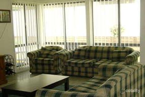 Property photo of 6 Lakeaire Circuit Cameron Park NSW 2285