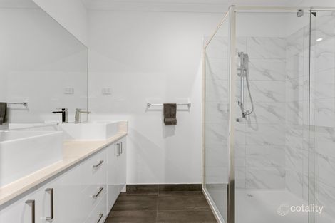 Property photo of 10 Wongungarra Walk Wollert VIC 3750