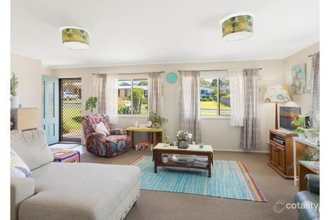 Property photo of 4 Elanora Street Dalmeny NSW 2546