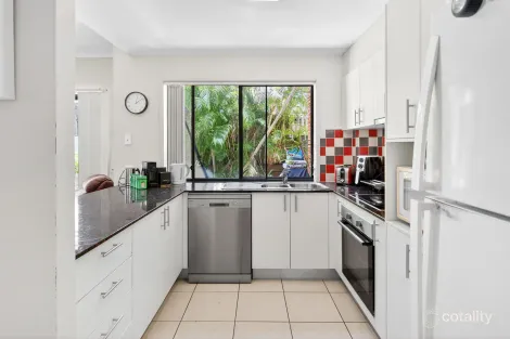 Property photo of 6/170 Whiting Street Labrador QLD 4215
