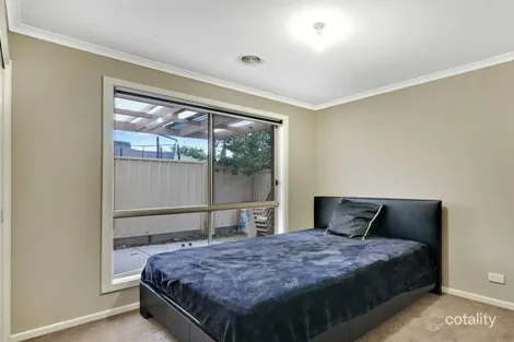 Property photo of 7 David Circuit Hillside VIC 3037