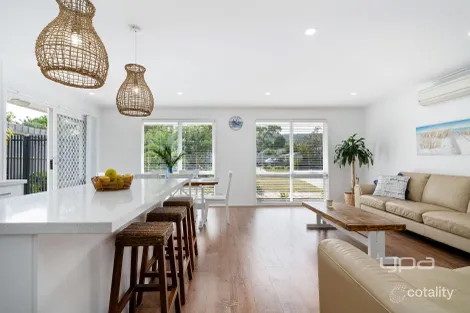 Property photo of 28 Overlea Avenue Rosebud VIC 3939