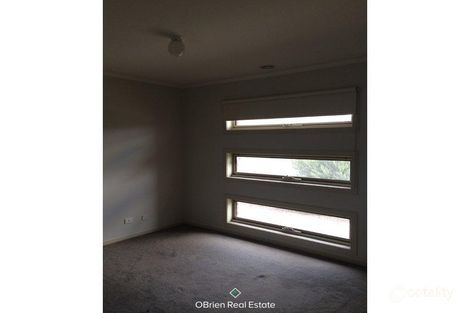 Property photo of 69 Red Gum Circuit Pakenham VIC 3810