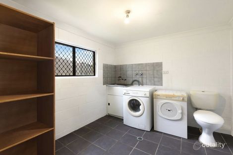 Property photo of 10 Yalla Kool Drive Ocean Shores NSW 2483