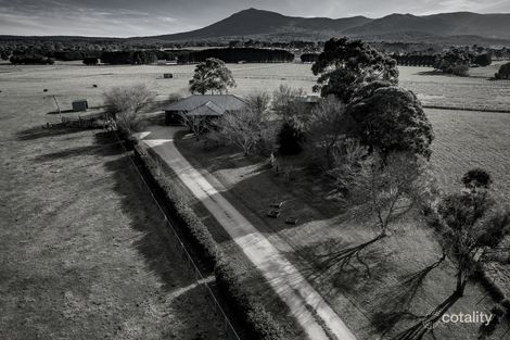 Property photo of 32 Peck Court New Gisborne VIC 3438