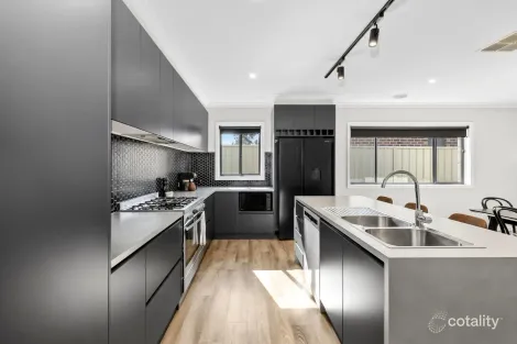 Property photo of 7 Erlandsen Circuit Wodonga VIC 3690