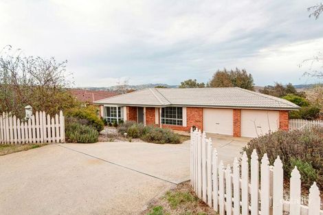 Property photo of 4 Hunter Close Jerrabomberra NSW 2619