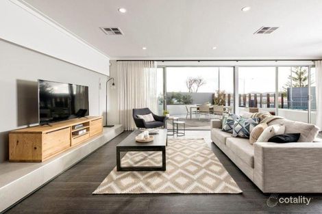 Property photo of 806 Nicholas Road Hocking WA 6065