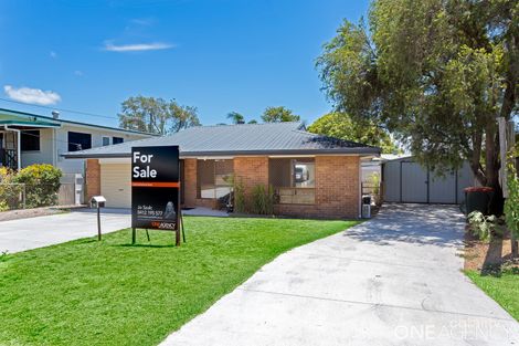 2a Hinton St, Redcliffe, QLD 4020