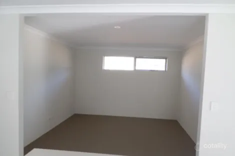 Property photo of 20 Warrego Outlook Ellenbrook WA 6069