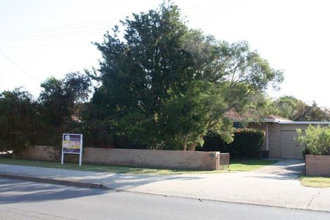 25 Railway Ave, Kelmscott, WA 6111