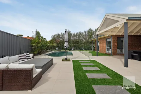 Property photo of 3 Malster Court Keilor Downs VIC 3038
