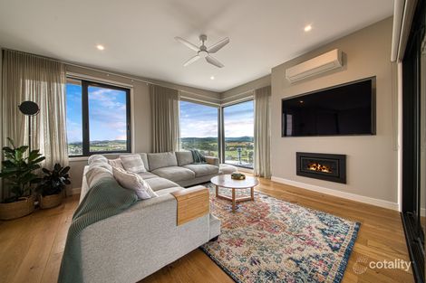 Property photo of 37 Solid Drive Pakenham VIC 3810