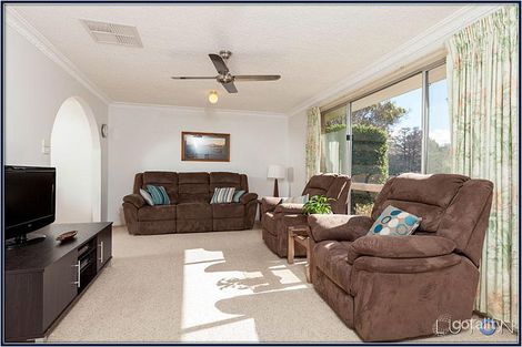 Property photo of 52 Degraves Crescent Wanniassa ACT 2903