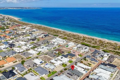 Property photo of 16 Minstrell Way Madora Bay WA 6210