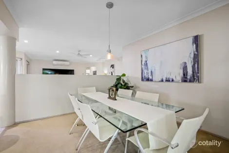 Property photo of 33 Dartmouth Court Varsity Lakes QLD 4227