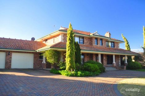 Property photo of 5 Nuthall Crescent Young NSW 2594