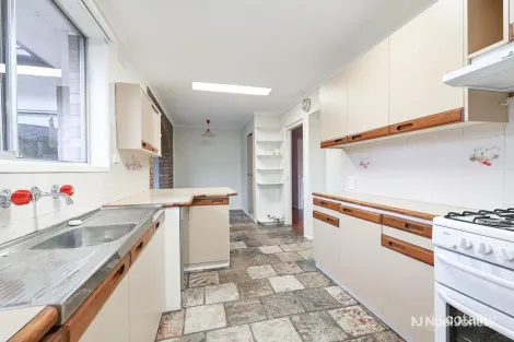 Property photo of 4 Avis Court Ringwood VIC 3134