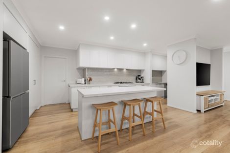 Property photo of 12 Nankeen Loop Beveridge VIC 3753